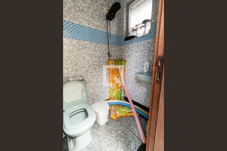 Casa à venda com 600m², 5 quartos e 4 vagasBanheiro da Piscina