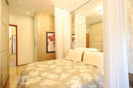 Casa à venda com 229m², 3 quartos e 5 vagasSuíte 2