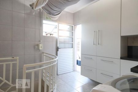 Casa à venda com 229m², 3 quartos e 5 vagasLavanderia