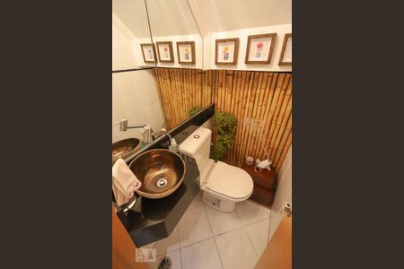 Casa à venda com 229m², 3 quartos e 5 vagasLavabo