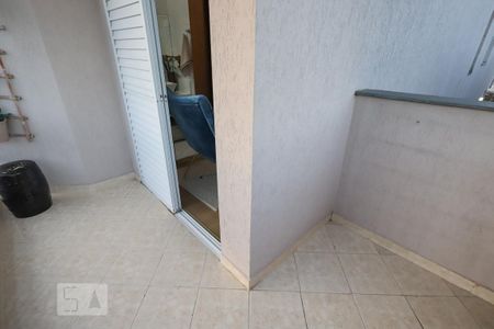 Casa à venda com 229m², 3 quartos e 5 vagasSuíte 2 Sacada