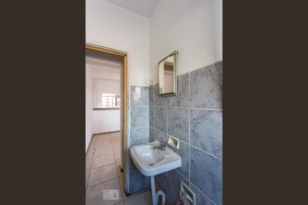 Casa para alugar com 45m², 1 quarto e sem vaga Casa para alugar com 45m², 1 quarto e sem vagaBanheiro