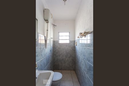 Banheiro de casa para alugar com 1 quarto, 45m² em Quitaúna, Osasco