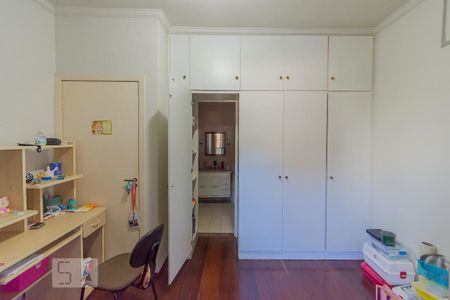 Casa à venda com 250m², 10 quartos e 1 vagaSuíte 2