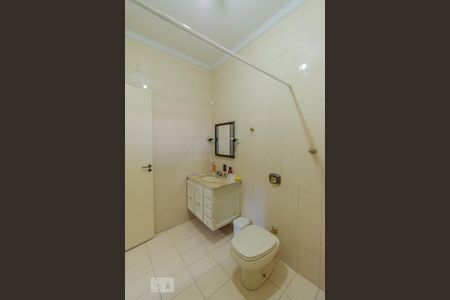 Casa à venda com 250m², 10 quartos e 1 vagaBanheiro da Suíte 2