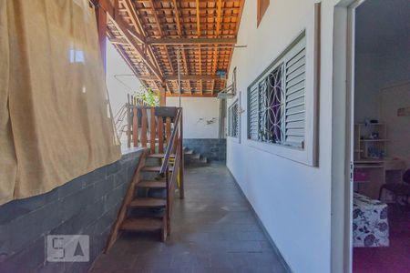 Casa à venda com 250m², 10 quartos e 1 vagaCorredor