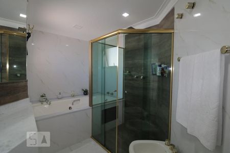 Apartamento à venda com 160m², 4 quartos e 3 vagasBanheiro da Suite 