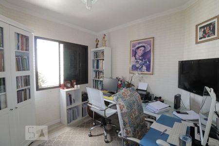 Apartamento à venda com 160m², 4 quartos e 3 vagasQuarto 2