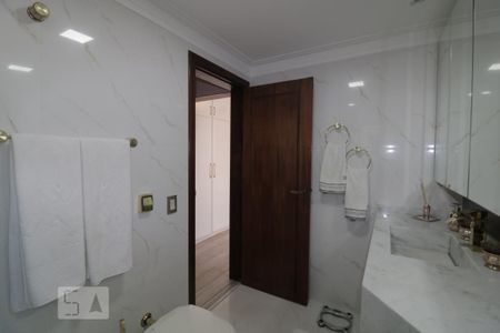 Apartamento à venda com 160m², 4 quartos e 3 vagasBanheiro da Suite 