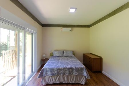 Casa de condomínio à venda com 400m², 4 quartos e 8 vagas Casa de condomínio à venda com 400m², 4 quartos e 8 vagasSuíte 01