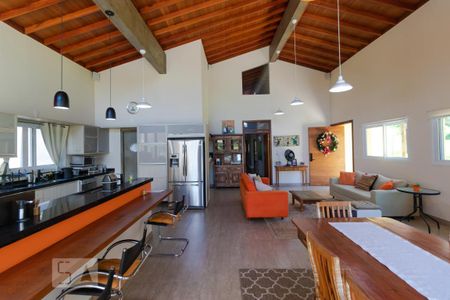 Casa de condomínio à venda com 400m², 4 quartos e 8 vagas Casa de condomínio à venda com 400m², 4 quartos e 8 vagasSalas