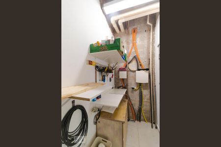 Casa de condomínio à venda com 400m², 4 quartos e 8 vagas Casa de condomínio à venda com 400m², 4 quartos e 8 vagasOficina