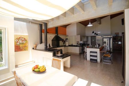 Casa de condomínio à venda com 400m², 4 quartos e 8 vagas Casa de condomínio à venda com 400m², 4 quartos e 8 vagasSalas