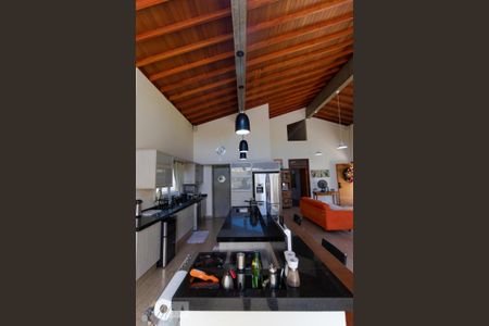 Casa de condomínio à venda com 400m², 4 quartos e 8 vagas Casa de condomínio à venda com 400m², 4 quartos e 8 vagasCozinha