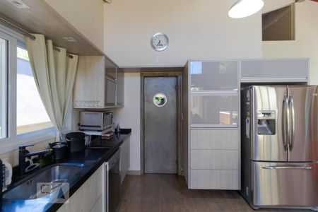 Casa de condomínio à venda com 400m², 4 quartos e 8 vagas Casa de condomínio à venda com 400m², 4 quartos e 8 vagasCozinha