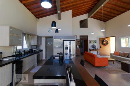 Casa de condomínio à venda com 400m², 4 quartos e 8 vagas Casa de condomínio à venda com 400m², 4 quartos e 8 vagasCozinha