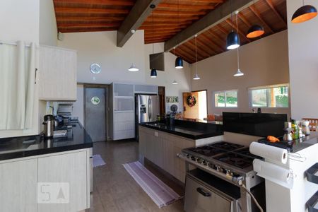 Casa de condomínio à venda com 400m², 4 quartos e 8 vagas Casa de condomínio à venda com 400m², 4 quartos e 8 vagasCozinha