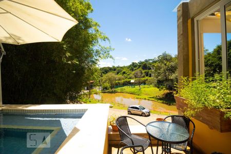 Casa de condomínio à venda com 400m², 4 quartos e 8 vagas Casa de condomínio à venda com 400m², 4 quartos e 8 vagasVaranda com Hidromassagem