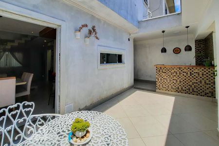 Casa à venda com 222m², 3 quartos e 3 vagasQuintal