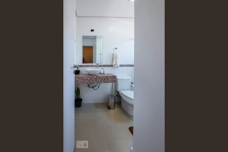 Casa à venda com 222m², 3 quartos e 3 vagasBanheiro da Suíte 1