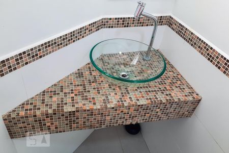 Casa à venda com 222m², 3 quartos e 3 vagasBanheiro da Edícula