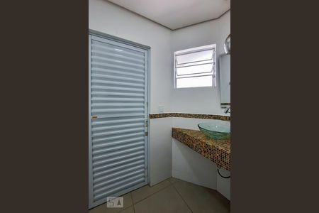 Casa à venda com 222m², 3 quartos e 3 vagasBanheiro da Edícula