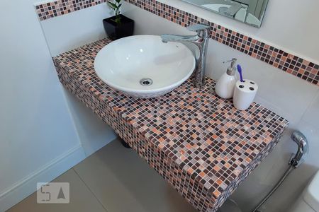 Casa à venda com 222m², 3 quartos e 3 vagasBanheiro da Suíte 1