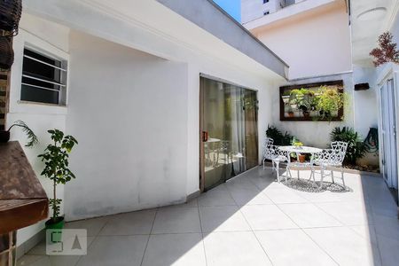 Casa à venda com 222m², 3 quartos e 3 vagasQuintal