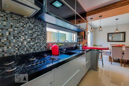Casa à venda com 222m², 3 quartos e 3 vagasCozinha