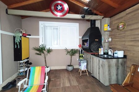 Casa à venda com 115m², 2 quartos e 3 vagasGaragem e espaço gourmet 