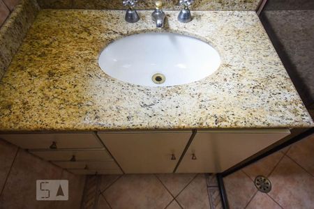 Pia do banheiro de apartamento para alugar com 1 quarto, 48m² em Vila Suzana, São Paulo