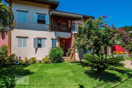 Casa à venda com 1074m², 5 quartos e NaN vagas Casa à venda com 1074m², 5 quartos e NaN vagasFachada