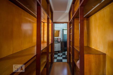 Casa à venda com 1074m², 5 quartos e NaN vagas Casa à venda com 1074m², 5 quartos e NaN vagasCloset da Suíte 3