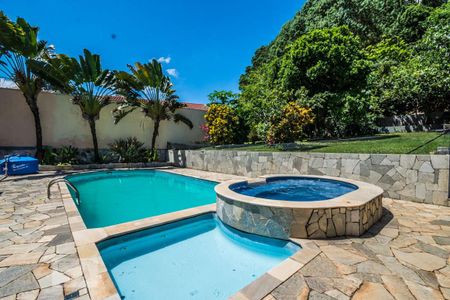 Casa à venda com 1074m², 5 quartos e NaN vagas Casa à venda com 1074m², 5 quartos e NaN vagasPiscina