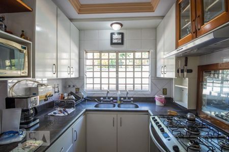 Casa à venda com 1074m², 5 quartos e NaN vagas Casa à venda com 1074m², 5 quartos e NaN vagasCozinha