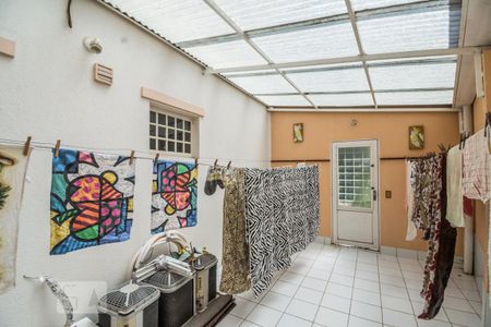 Casa à venda com 1074m², 5 quartos e NaN vagas Casa à venda com 1074m², 5 quartos e NaN vagasÁrea de Serviço