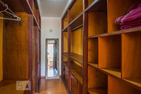 Closet da suíte 1 de casa para alugar com 5 quartos, 1074m² em Colinas do Ermitage (sousas), Campinas