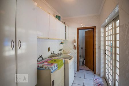 Casa à venda com 1074m², 5 quartos e NaN vagas Casa à venda com 1074m², 5 quartos e NaN vagasÁrea de Serviço