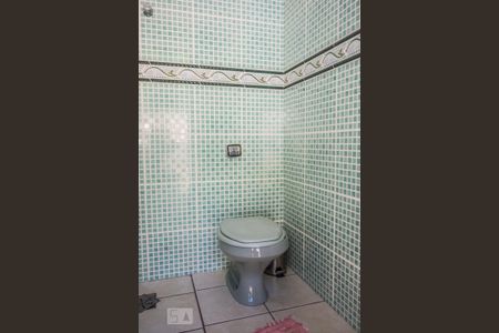 Casa à venda com 1074m², 5 quartos e NaN vagas Casa à venda com 1074m², 5 quartos e NaN vagasBanheiro da Piscina