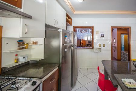 Casa à venda com 1074m², 5 quartos e NaN vagas Casa à venda com 1074m², 5 quartos e NaN vagasCozinha