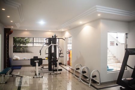 Apartamento à venda com 193m², 3 quartos e 3 vagas Apartamento à venda com 193m², 3 quartos e 3 vagasÁrea comum - Academia