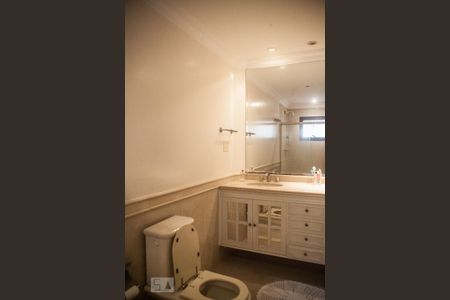 Apartamento à venda com 193m², 3 quartos e 3 vagas Apartamento à venda com 193m², 3 quartos e 3 vagasBanheiro da Suíte 1