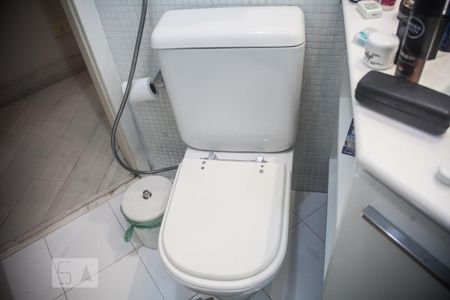 Apartamento à venda com 193m², 3 quartos e 3 vagas Apartamento à venda com 193m², 3 quartos e 3 vagasDetalhe do banheiro