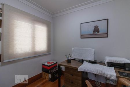 Casa à venda com 500m², 3 quartos e 6 vagasEscritório