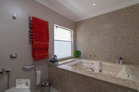 Casa à venda com 500m², 3 quartos e 6 vagasBanheiro da Suíte 