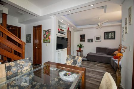 Sala de casa à venda com 3 quartos, 186m² em Jardim São Pedro, Porto Alegre