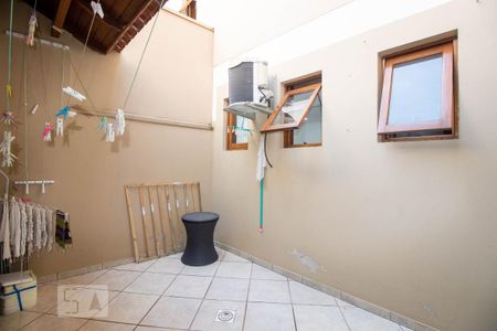 Casa à venda com 186m², 3 quartos e 4 vagasÁrea de Serviço - Churrasqueira
