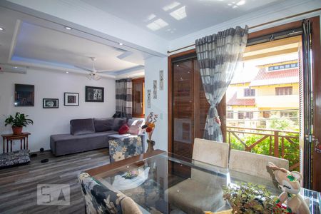 Sala de casa à venda com 3 quartos, 186m² em Jardim São Pedro, Porto Alegre