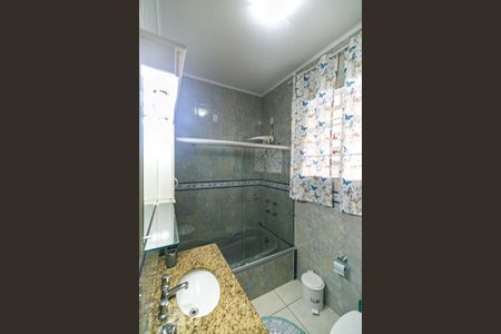 Casa à venda com 102m², 3 quartos e 3 vagasBanheiro