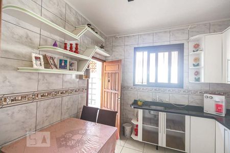 Casa à venda com 102m², 3 quartos e 3 vagasCozinha